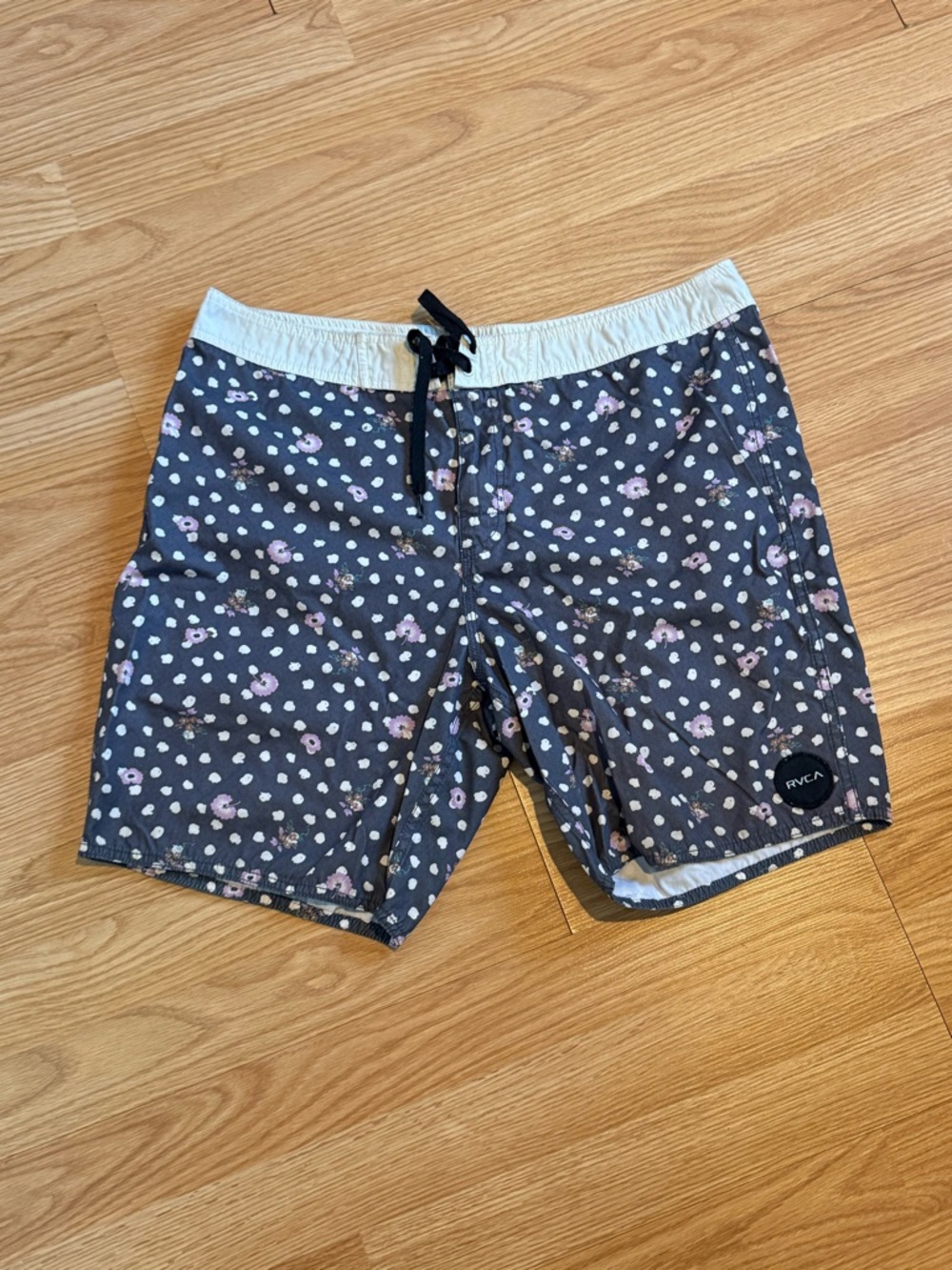 RVCA Men’s Navy Dahlia Print Swim Boardshorts Size 34